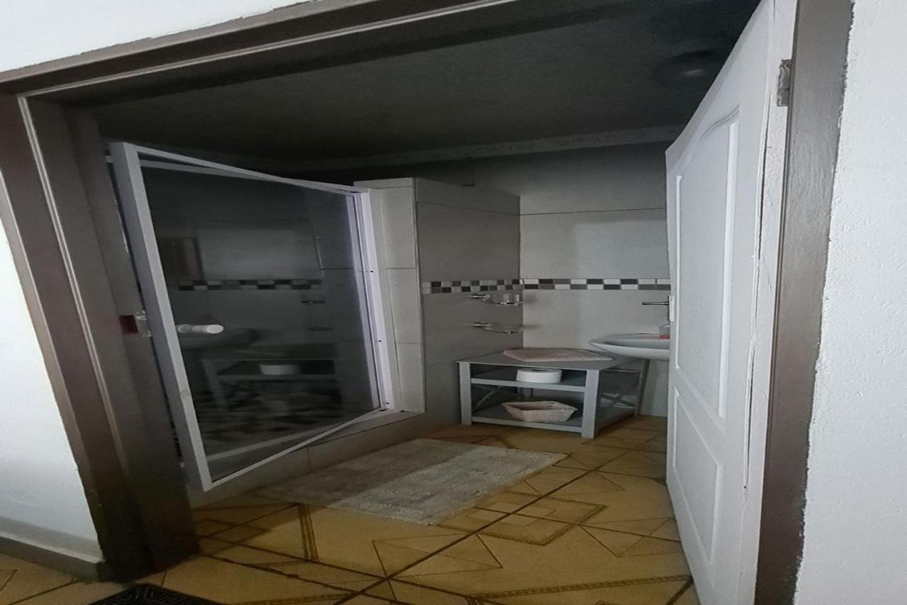 Maluti Backpackers Hotel Phuthaditjhaba Exterior photo
